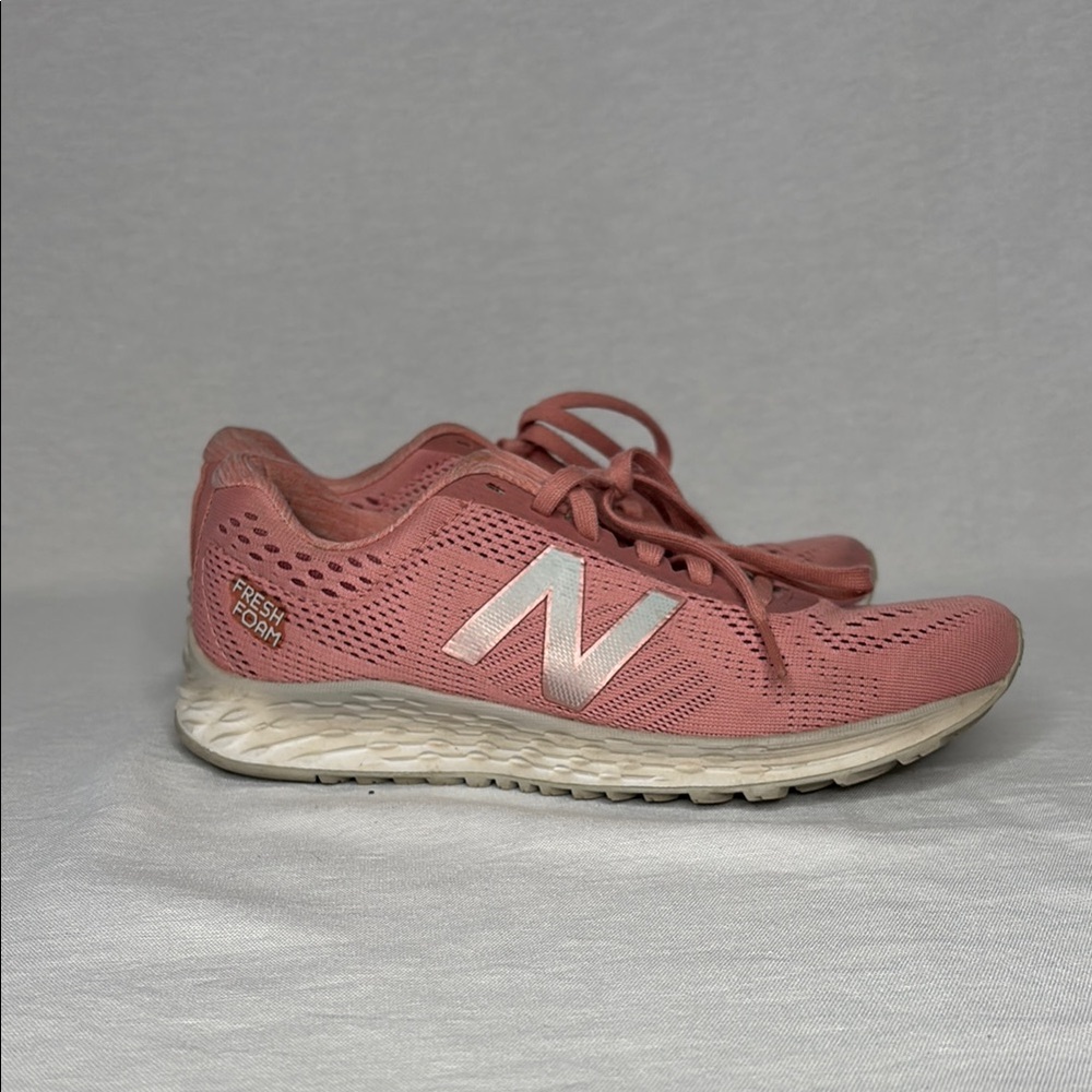 New Balance Women's Pink Arishi fresh foam Running Shoes size 6.5 - Picture 5 of 10
